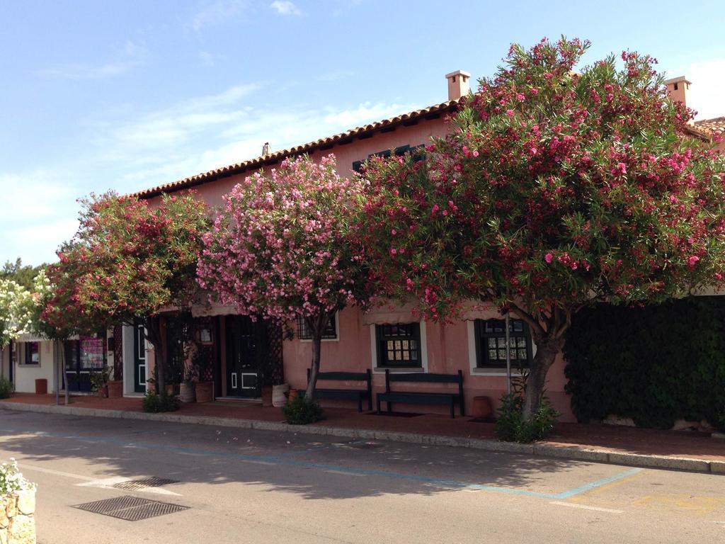 Domus Corallia-Luxury Rooms Porto Rotondo Bagian luar foto