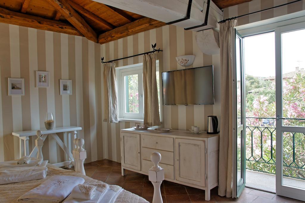 Domus Corallia-Luxury Rooms Porto Rotondo Ruang foto