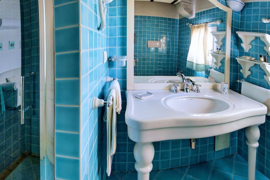 Domus Corallia-Luxury Rooms Porto Rotondo Bagian luar foto